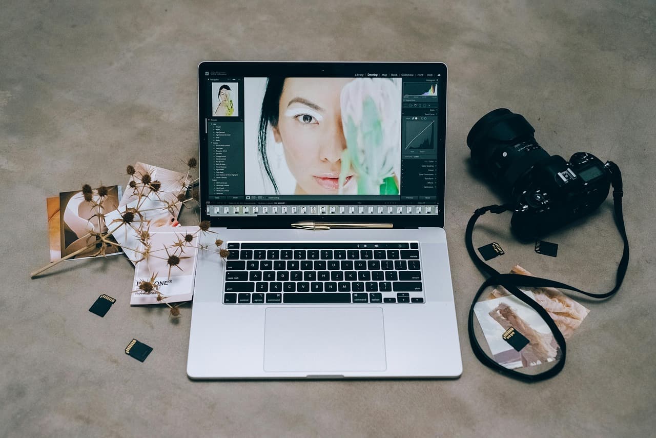 Cover Image for Professional Photographers Reveal: The #1 Editing Mistake Beginners Make With Backgrounds