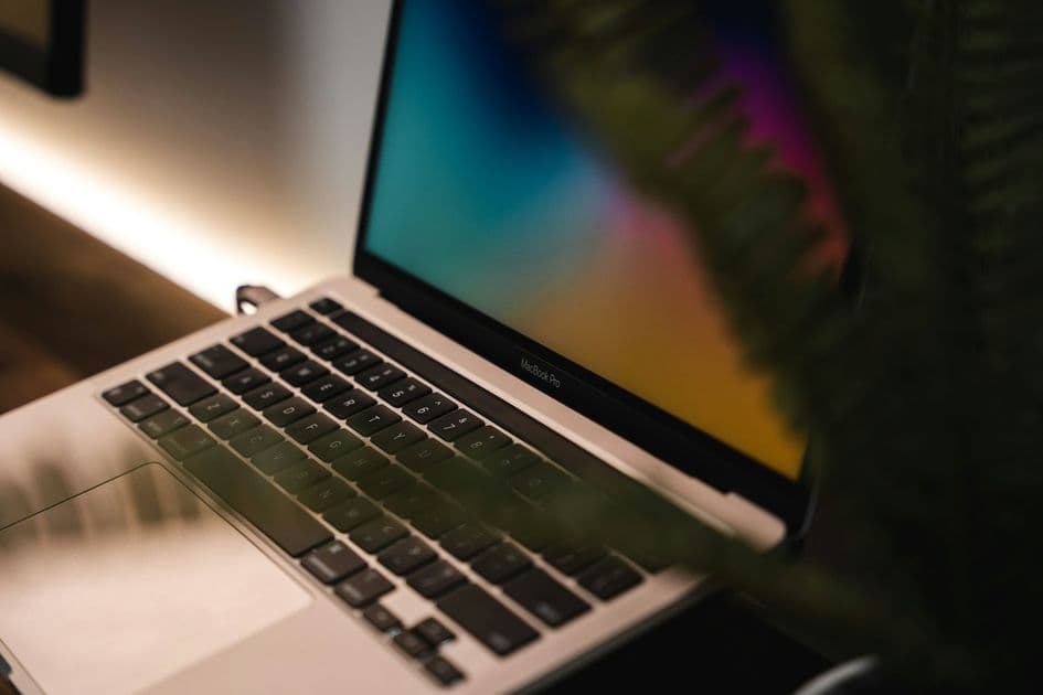 Cover Image for The 'One-Click' Technique That Makes Product Photos Look Professional